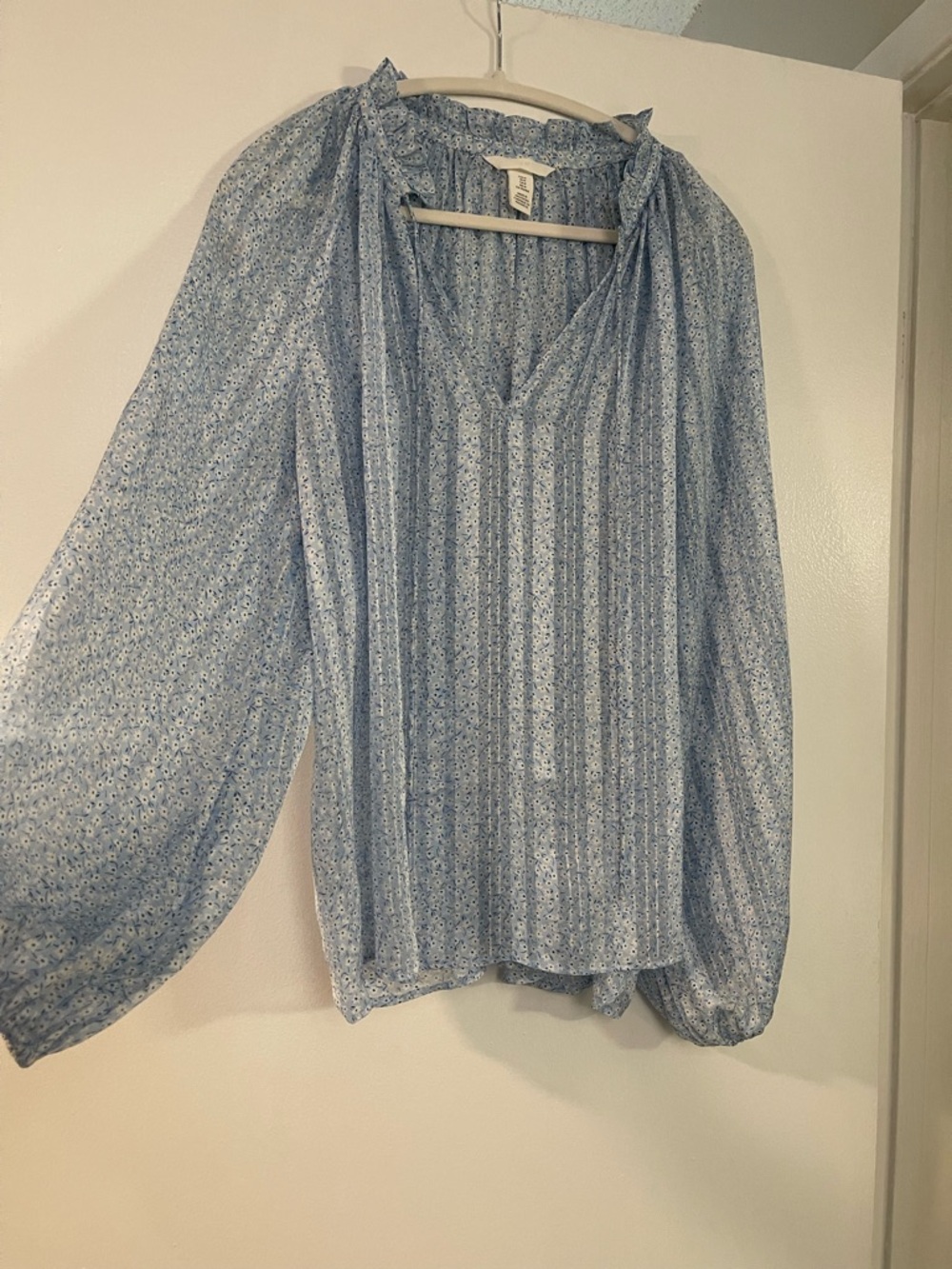 H&M Light Blue Floral Peasant Blouse